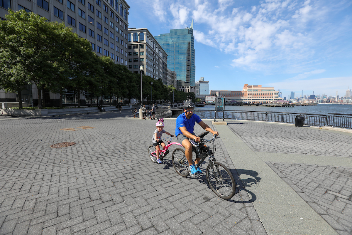 Car-free streets can reduce traffic